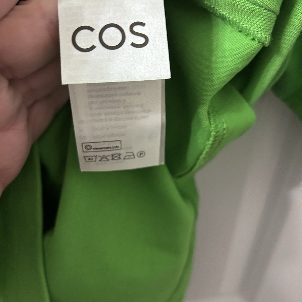 COS Power Shoulder SLIM WAISTED T-SHIRT Bright Green  Fitted  NWOT Classy Size S - Picture 6 of 10